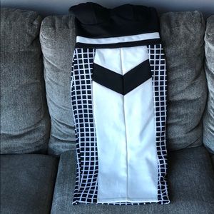 Black and white abstract dress🎲
